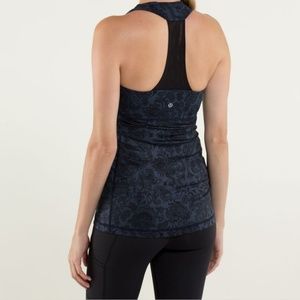 Lululemon Scoop Neck Paisley Inkwell Tank size 6